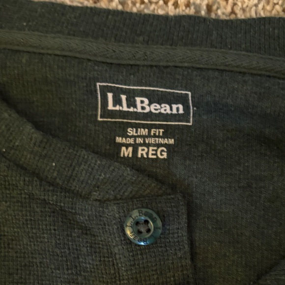 L.L. Bean Men's Unshrinkable Mini Waffle Henley, Slim fit, Long Sleeve, green - Picture 2 of 3